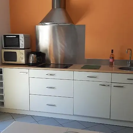 Apartmán Grand Studio-loft-grand Parking-climatise-proche Centre *