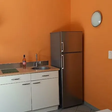 Grand Studio-loft-grand Parking-climatise-proche Centre