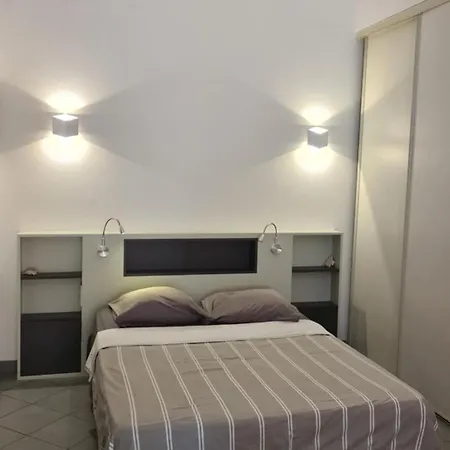 Grand Studio-loft-grand Parking-climatise-proche Centre Ajaccio (Corsica)