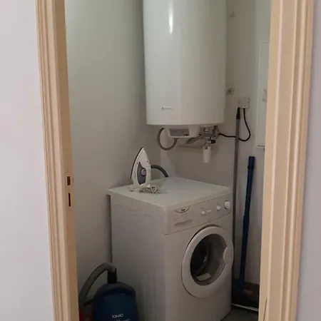 Lejlighed Grand Studio-loft-grand Parking-climatise-proche Centre