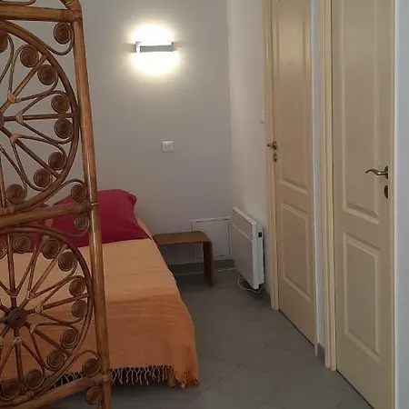Lejlighed Grand Studio-loft-grand Parking-climatise-proche Centre